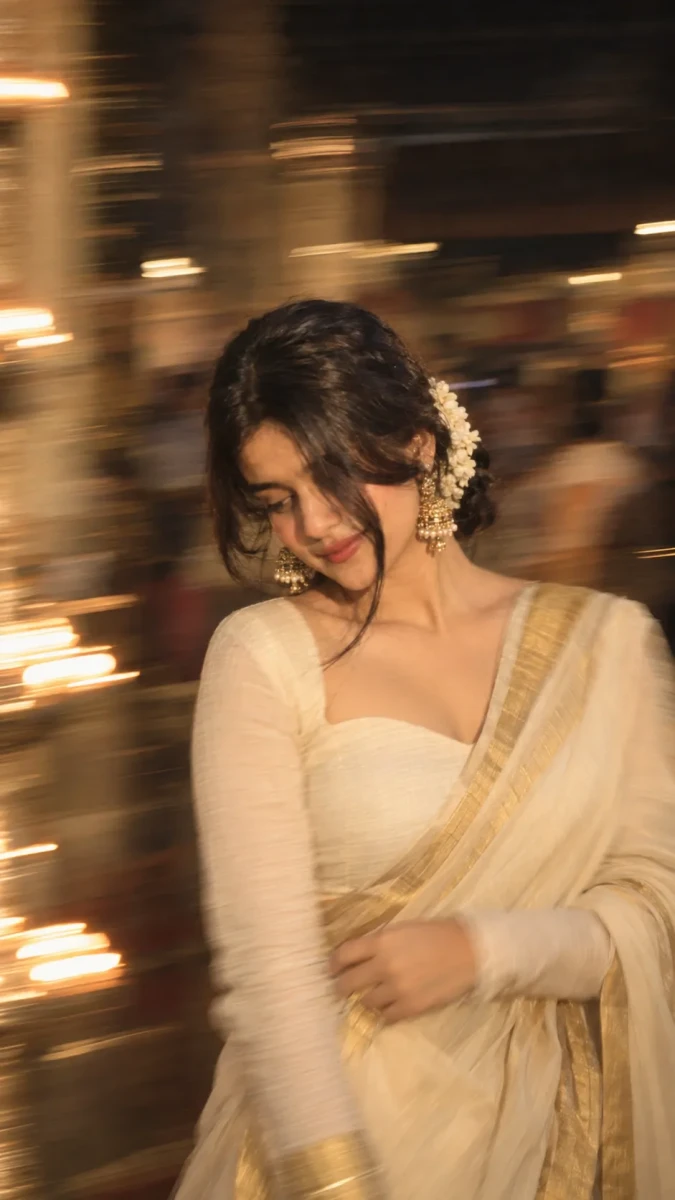 Aesthetic Motion Blur Onam Saree Portrait